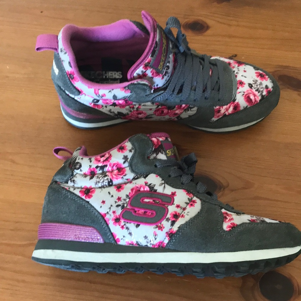 Skechers Air-Cooled floral high tops size 7.5
